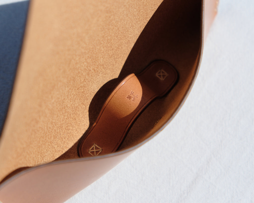 Snap Eyewear Case - Camel