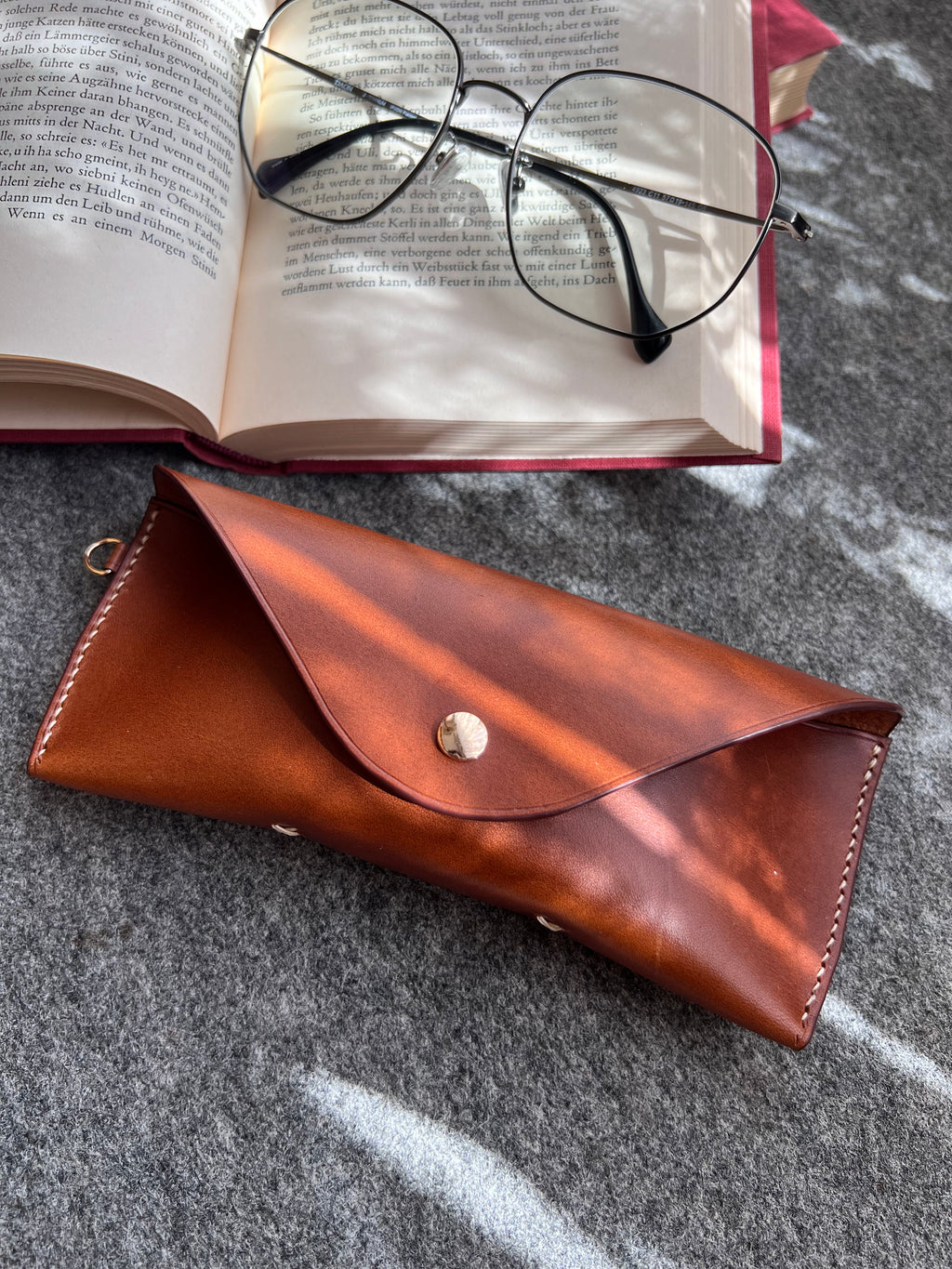 Snap Eyewear Case - Cognac