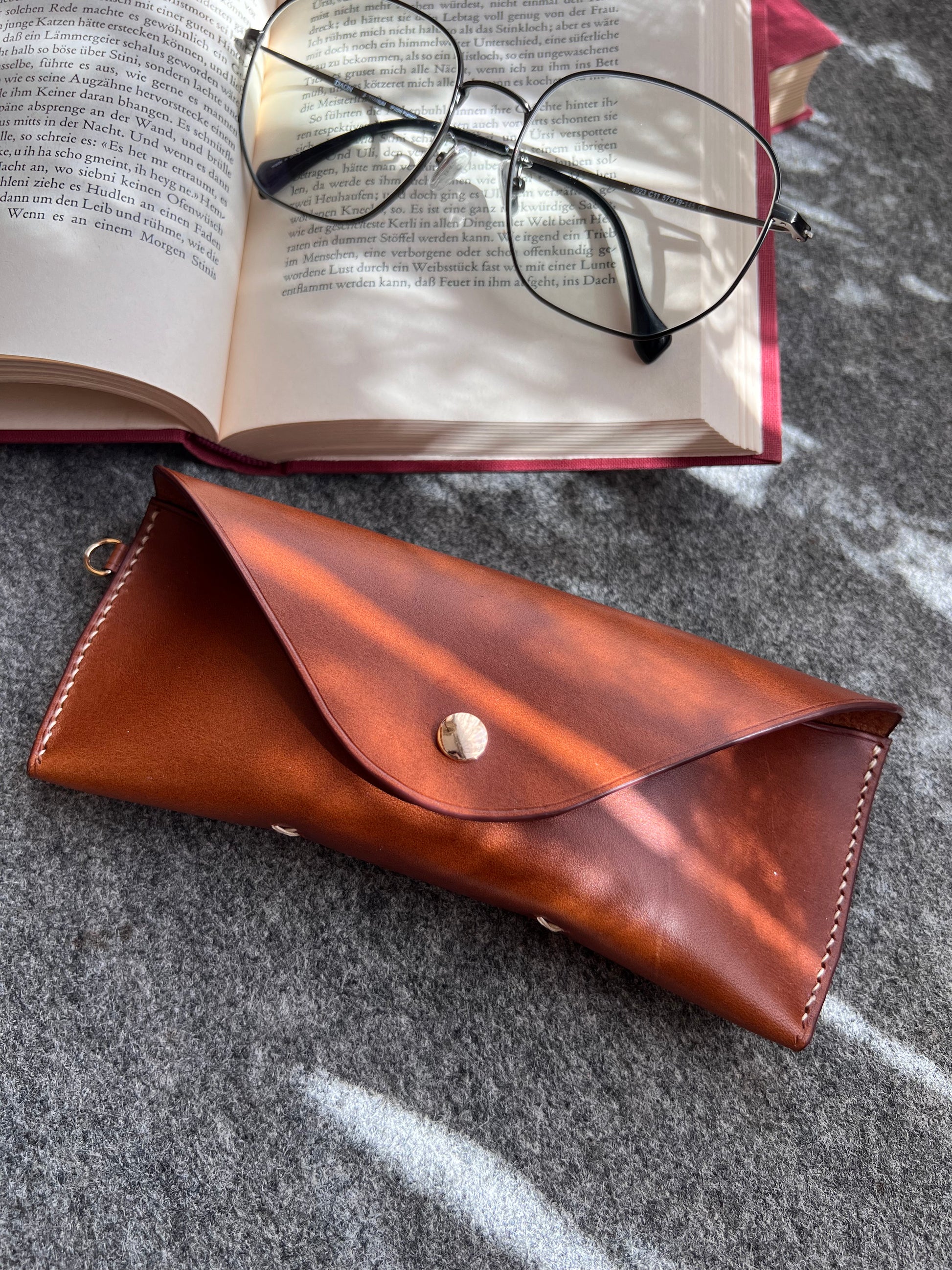 Snap Eyewear Case - Cognac