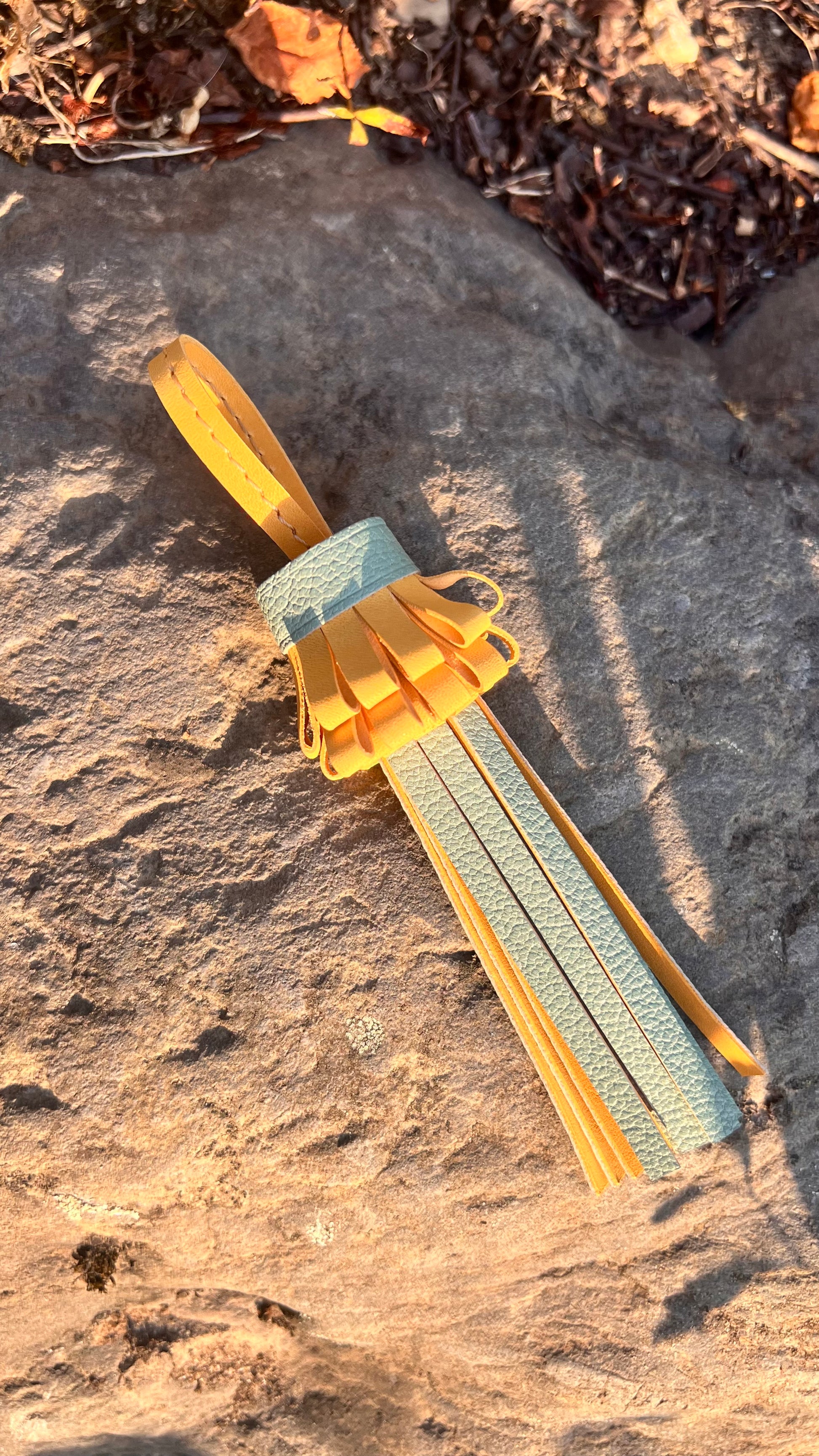 Mini Workshop - Leatehr Tassel Charm